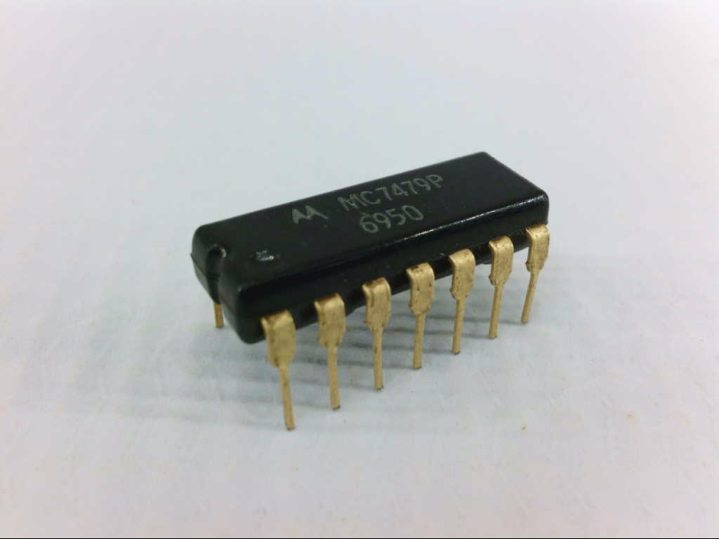 NXP SEMICONDUCTOR MC7479P